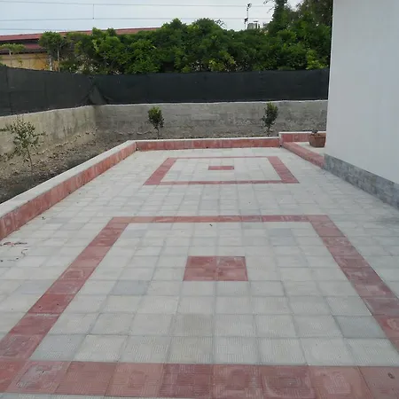 Giardino Del Teatro, Immersa Nel Сasa de vacaciones *